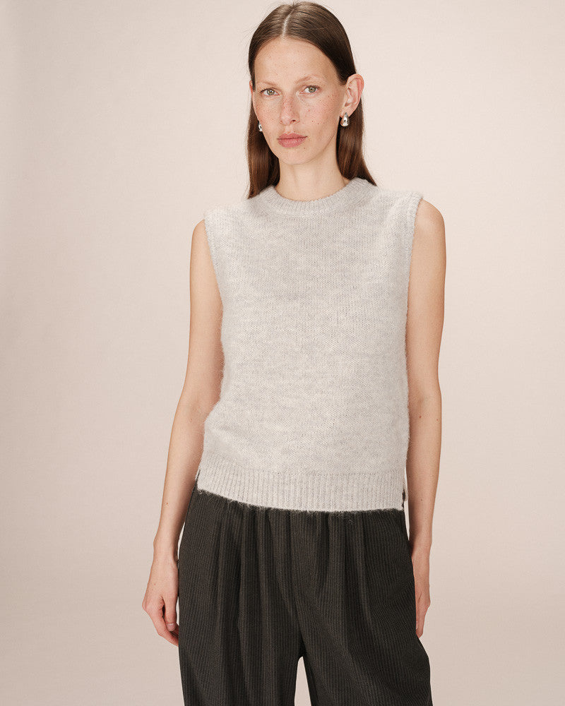Grace & Mila Say Gris sleeveless sweater