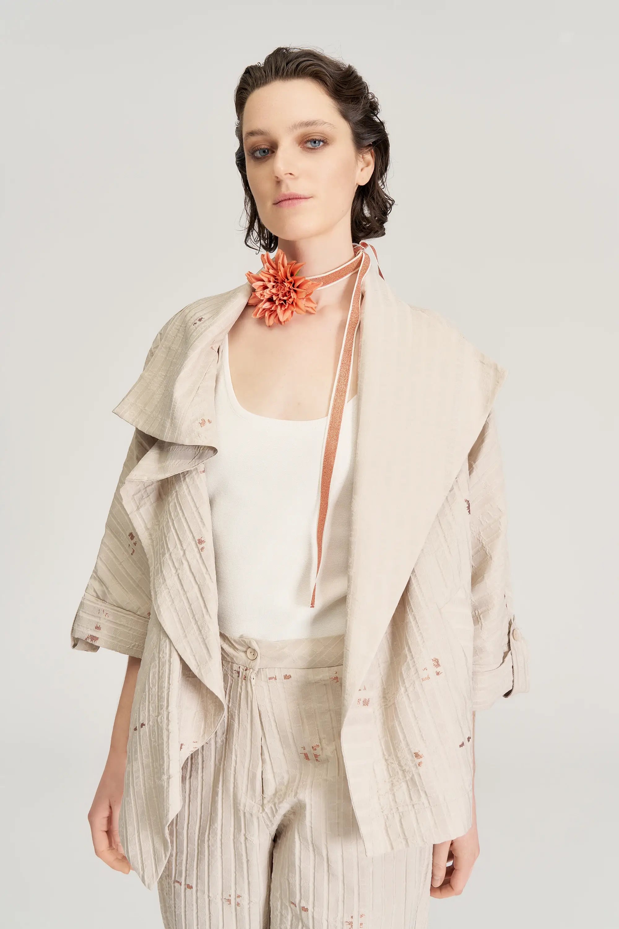 BIZE Casual Crinkle Jacket Beige