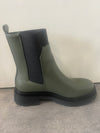 Pull on stomper boot