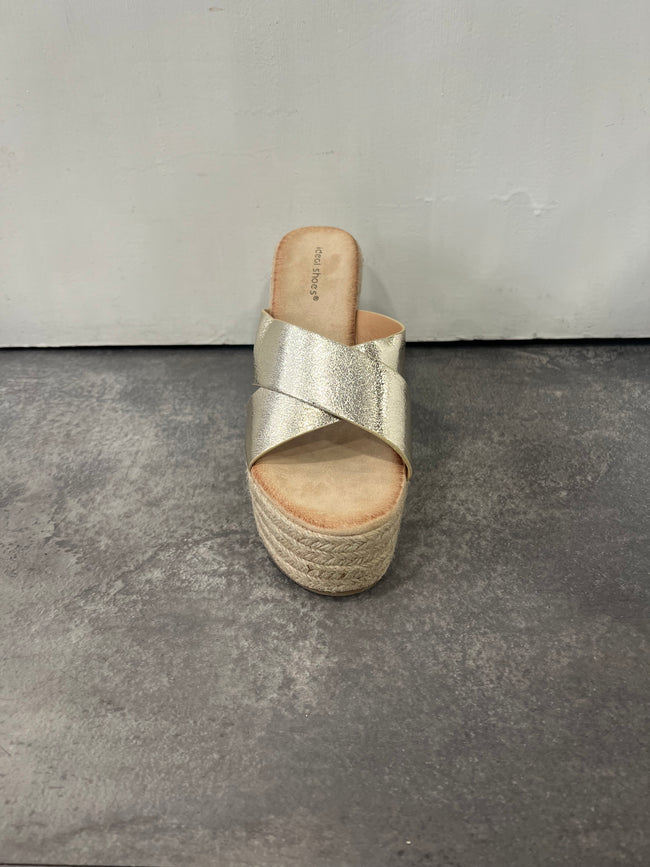 Ideal espadrille wedge Gold