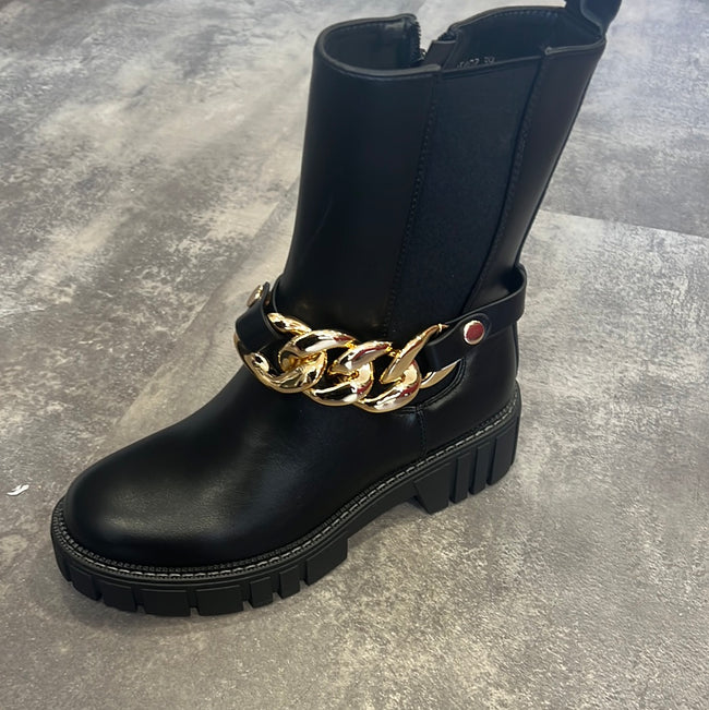 Chain black stomper boot